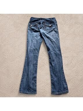 Beautiful Y2K flared Mudd dark wash jeans.